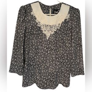 Whirlaway Frocks Vintage Black/White Floral Lace Collar 10P Cottage-core